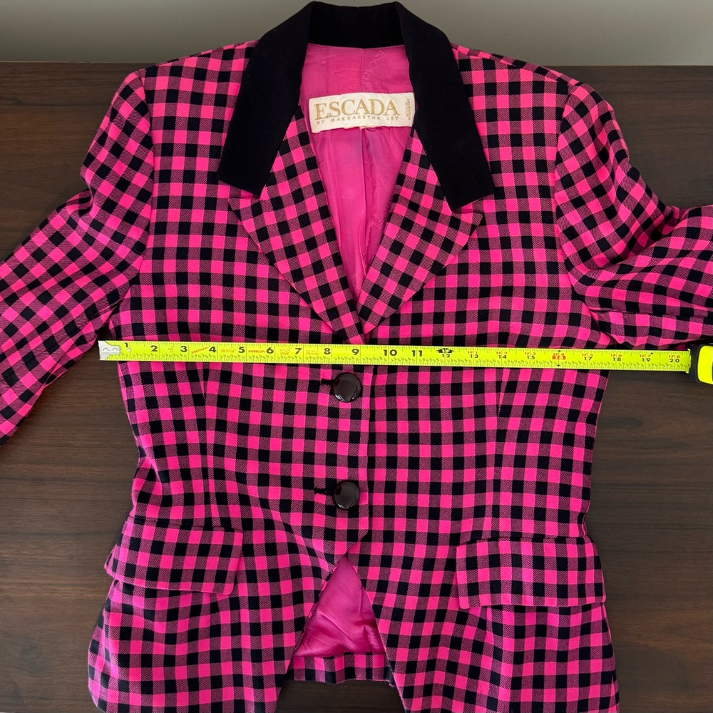 Escada Vintage - Vibrant‎ Pink and Black Checkered Blazer - Picture 7 of 9